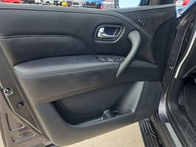 2024 INFINITI QX80 LUXE