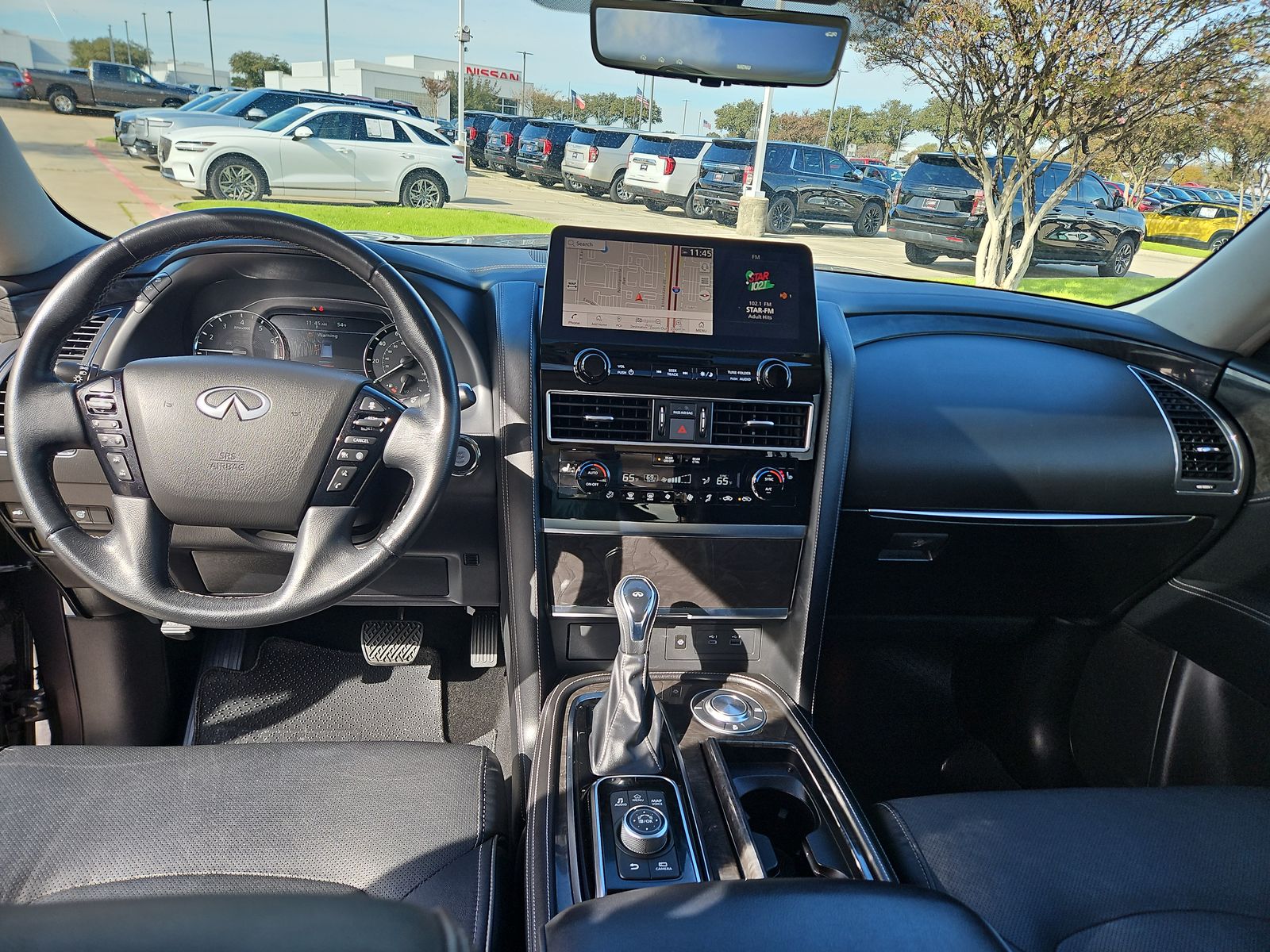 2023 INFINITI QX80 LUXE