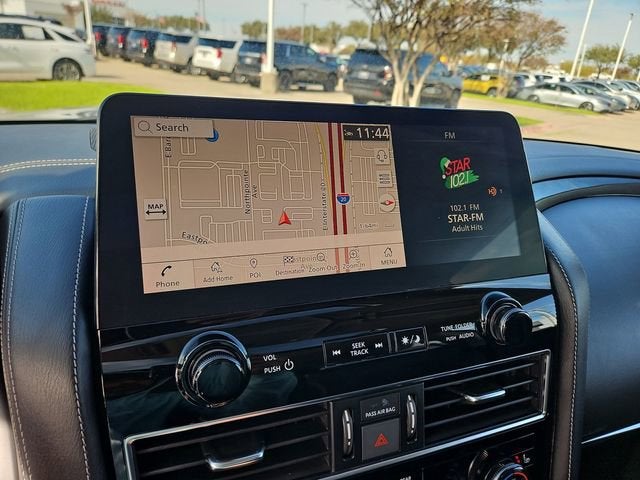 2023 INFINITI QX80 LUXE