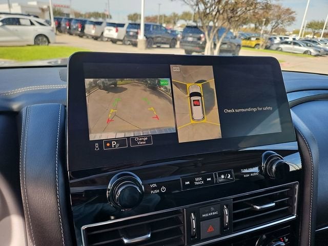 2023 INFINITI QX80 LUXE