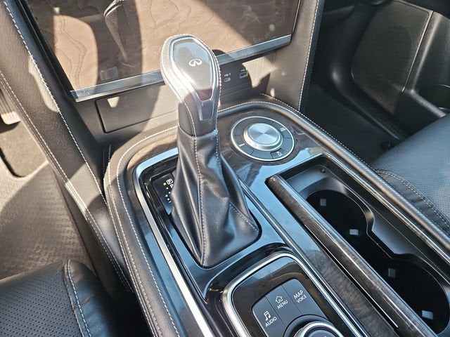 2023 INFINITI QX80 LUXE