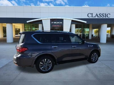 2023 INFINITI QX80 LUXE