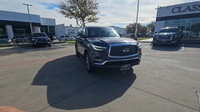 2023 INFINITI QX80 LUXE