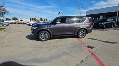 2023 INFINITI QX80 LUXE