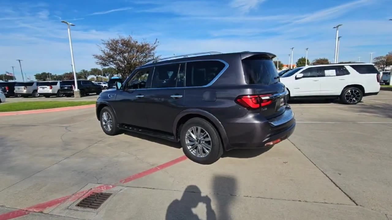 2023 INFINITI QX80 LUXE