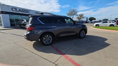 2023 INFINITI QX80 LUXE