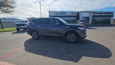 2023 INFINITI QX80 LUXE