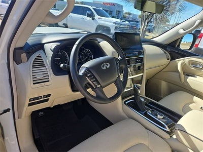 2023 INFINITI QX80 LUXE