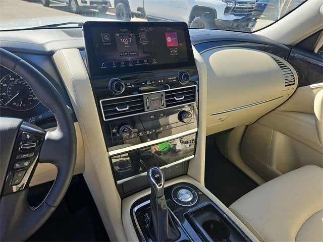 2023 INFINITI QX80 LUXE