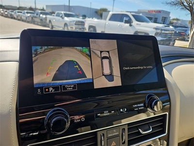 2023 INFINITI QX80 LUXE