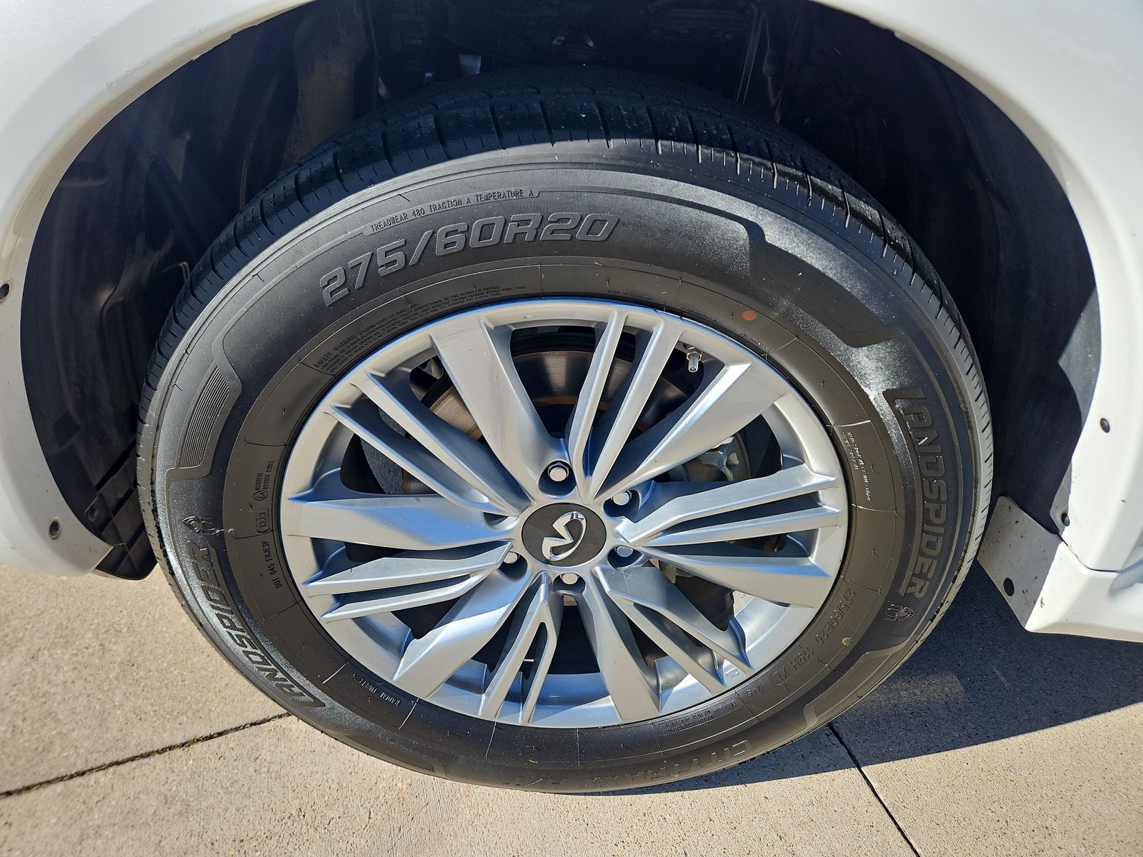 2023 INFINITI QX80 LUXE