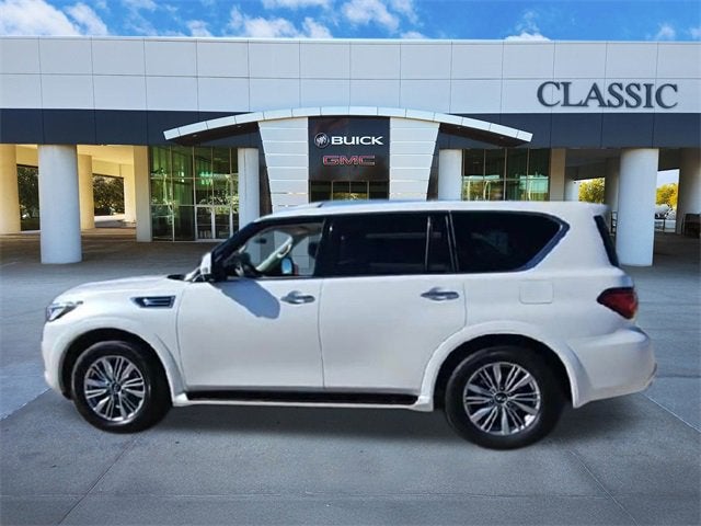 2023 INFINITI QX80 LUXE