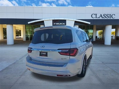 2023 INFINITI QX80 LUXE