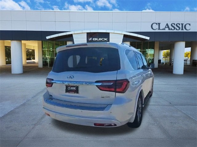 2023 INFINITI QX80 LUXE