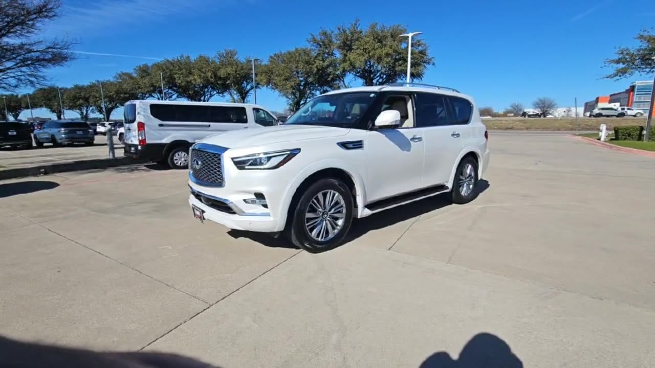 2023 INFINITI QX80 LUXE