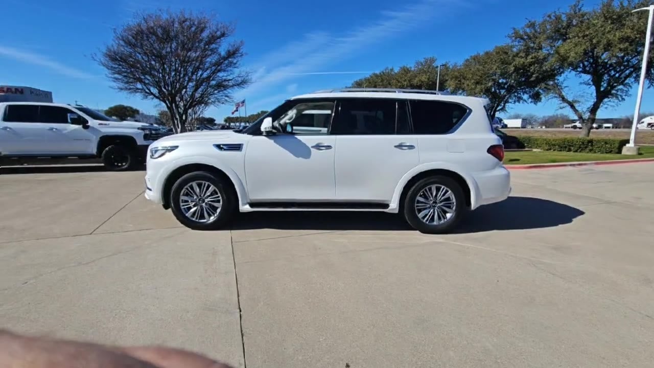 2023 INFINITI QX80 LUXE