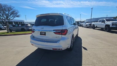 2023 INFINITI QX80 LUXE