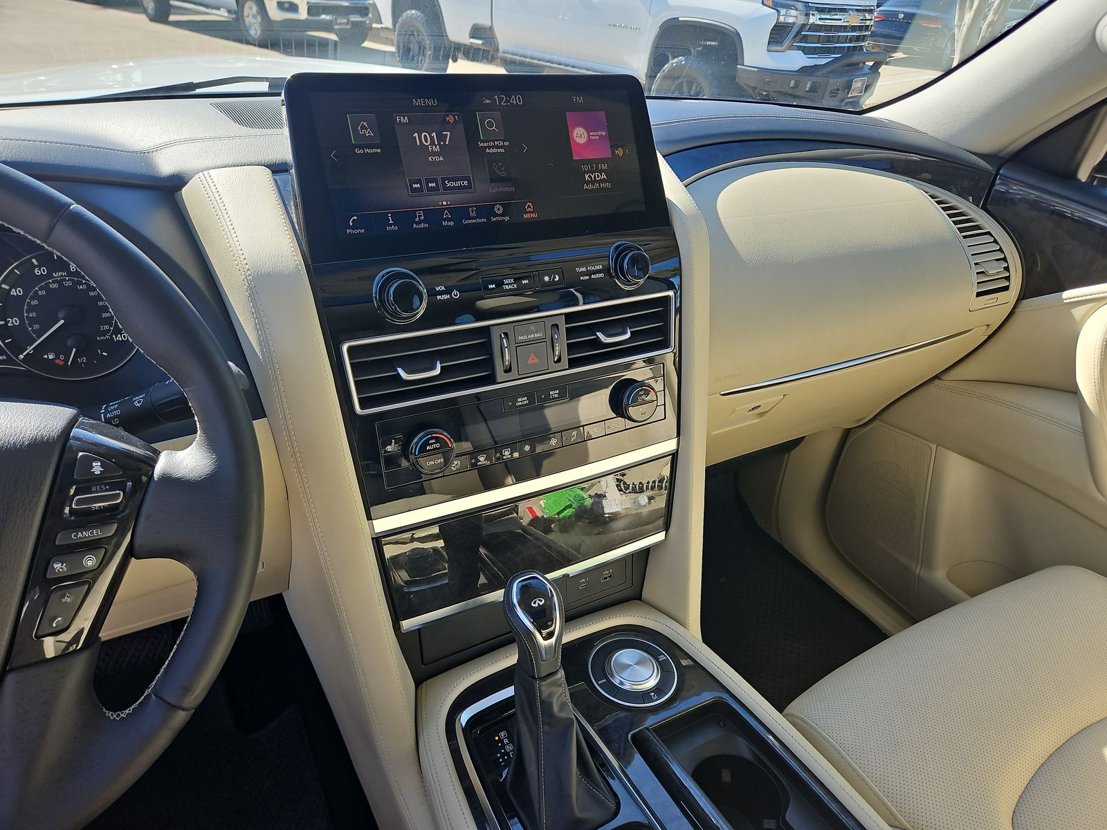 2023 INFINITI QX80 LUXE