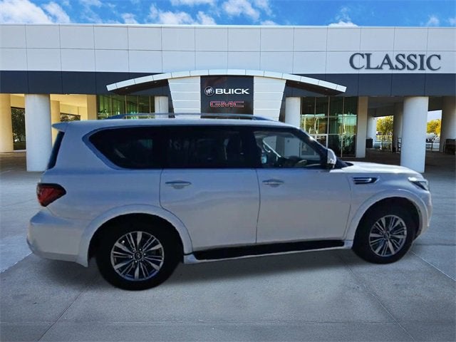 2023 INFINITI QX80 LUXE