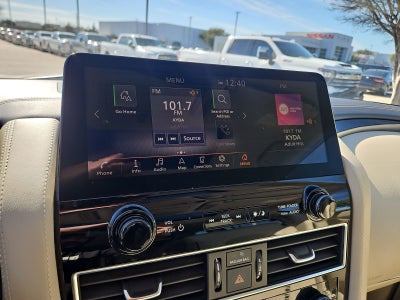 2023 INFINITI QX80 LUXE