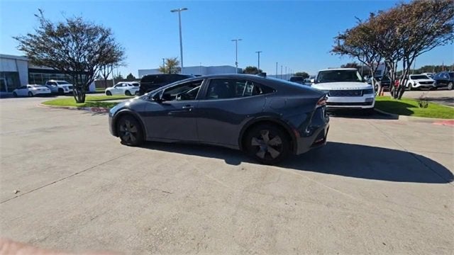 2025 Toyota Prius LE