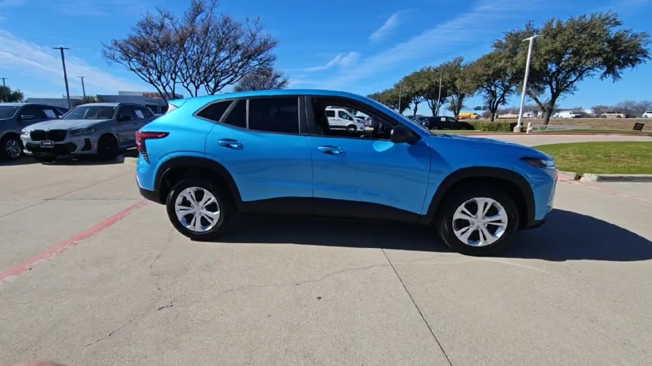 2025 Chevrolet Trax LS