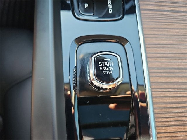 2022 Volvo XC60 B5 Momentum