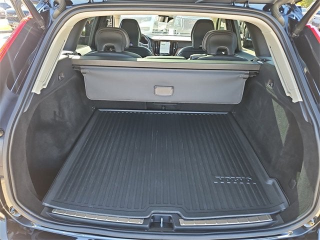 2022 Volvo XC60 B5 Momentum