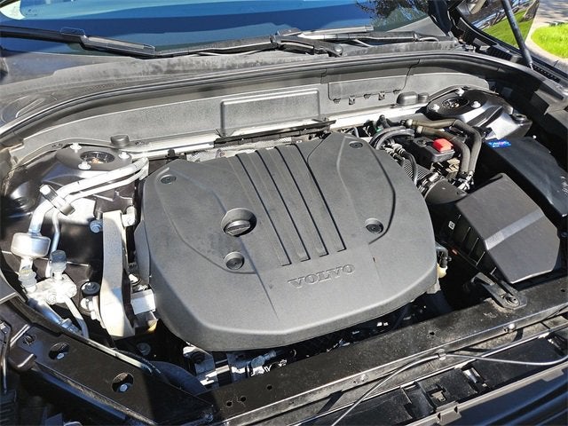 2022 Volvo XC60 B5 Momentum