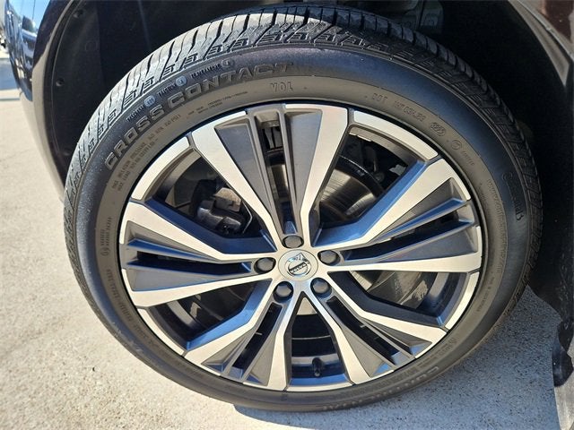 2022 Volvo XC60 B5 Momentum