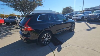 2022 Volvo XC60 B5 Momentum
