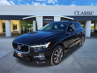 2022 Volvo XC60 B5 Momentum