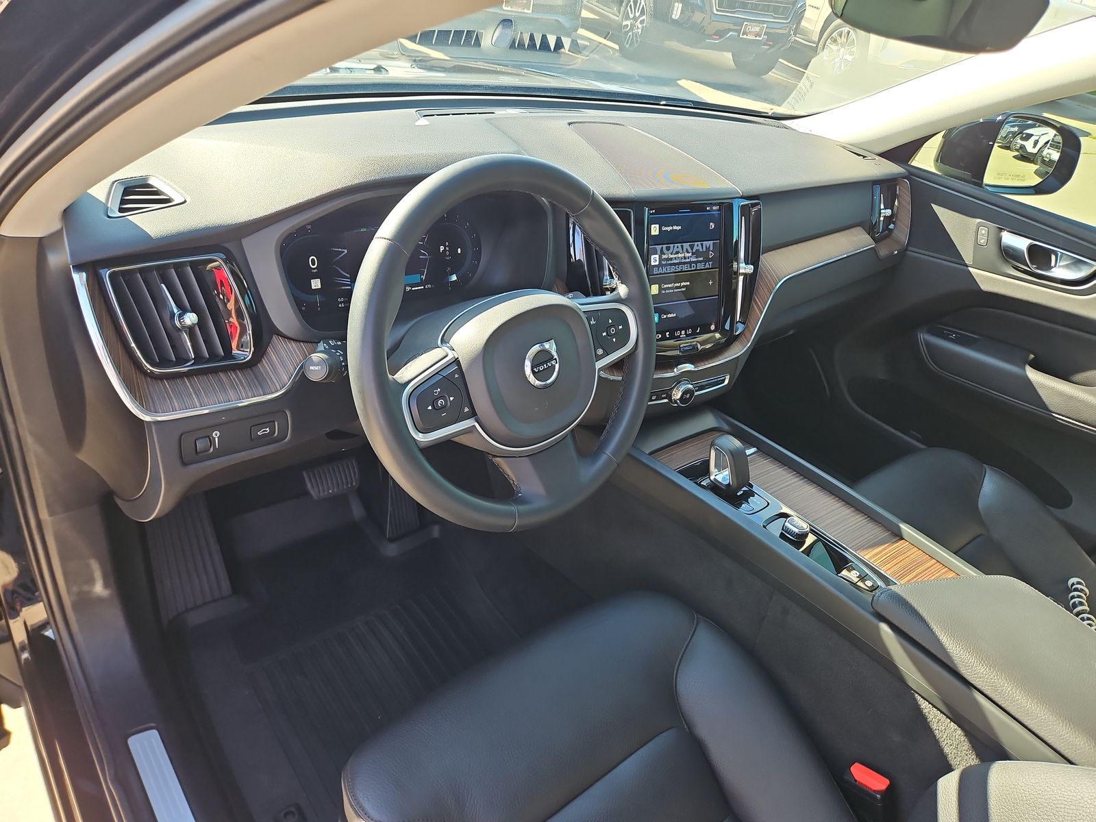 2022 Volvo XC60 B5 Momentum