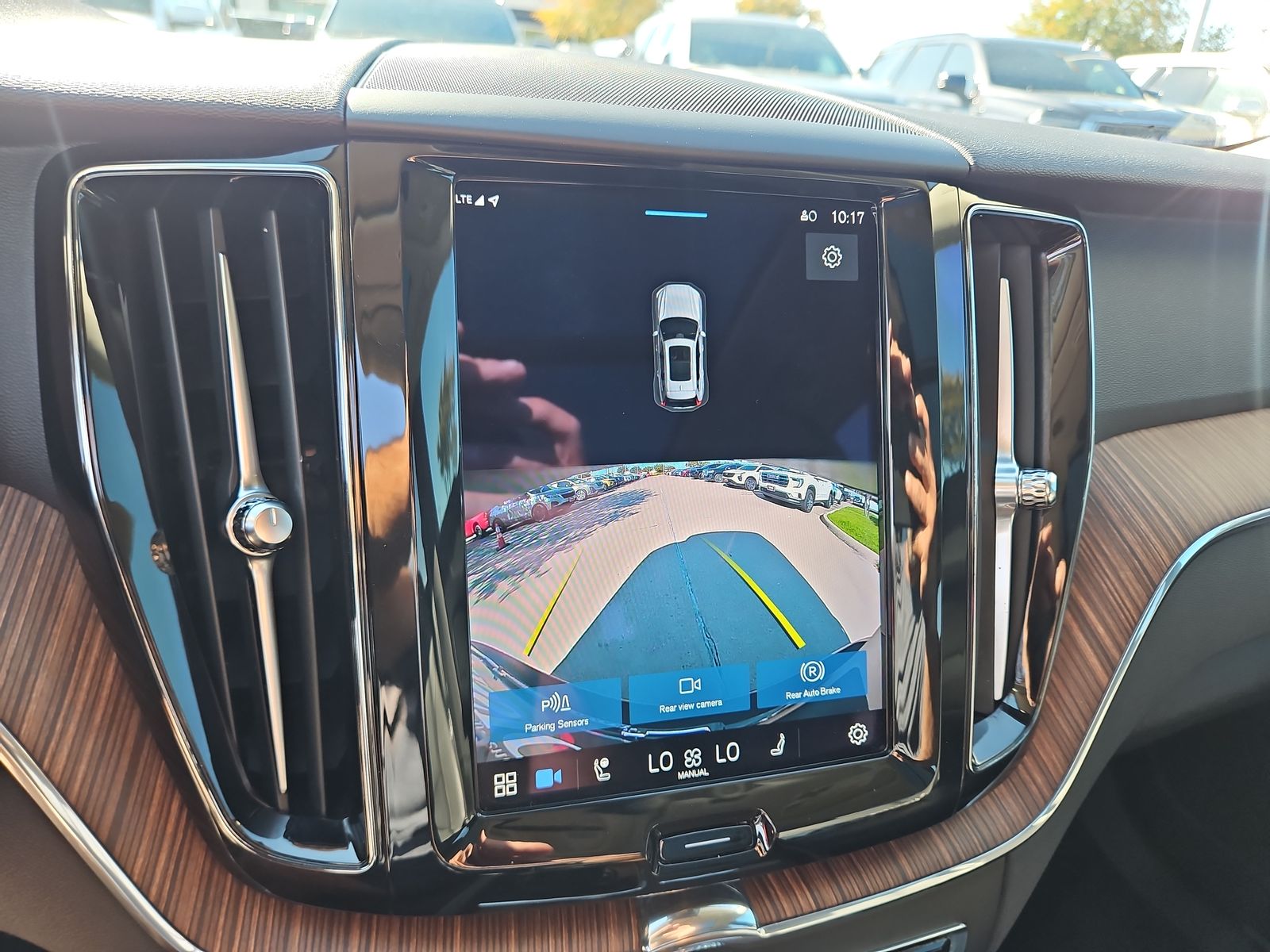 2022 Volvo XC60 B5 Momentum