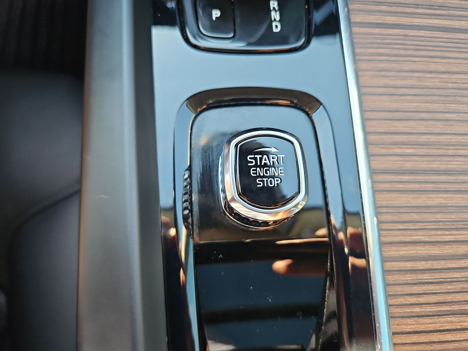 2022 Volvo XC60 B5 Momentum