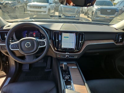 2022 Volvo XC60 B5 Momentum