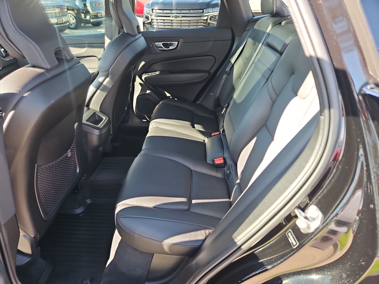 2022 Volvo XC60 B5 Momentum