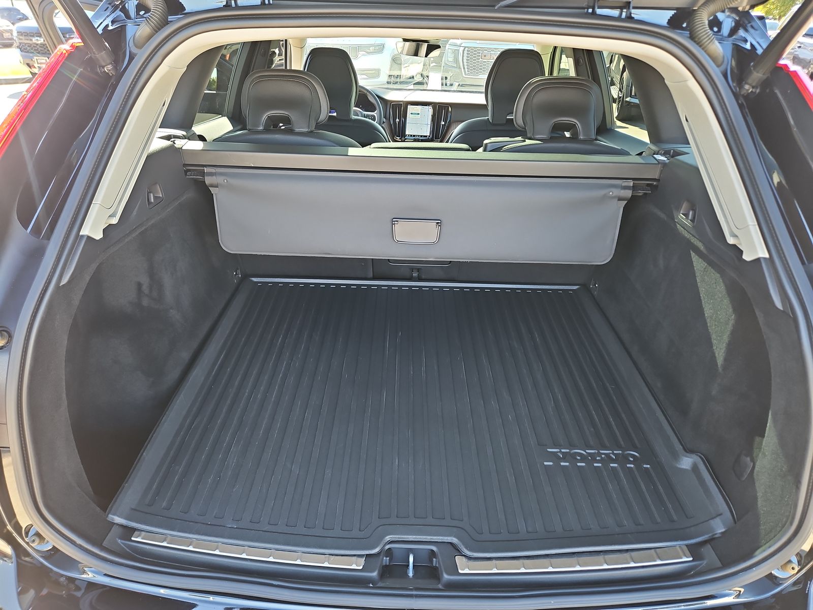 2022 Volvo XC60 B5 Momentum