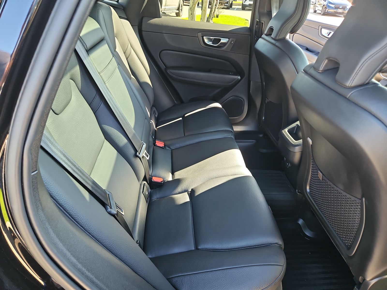 2022 Volvo XC60 B5 Momentum