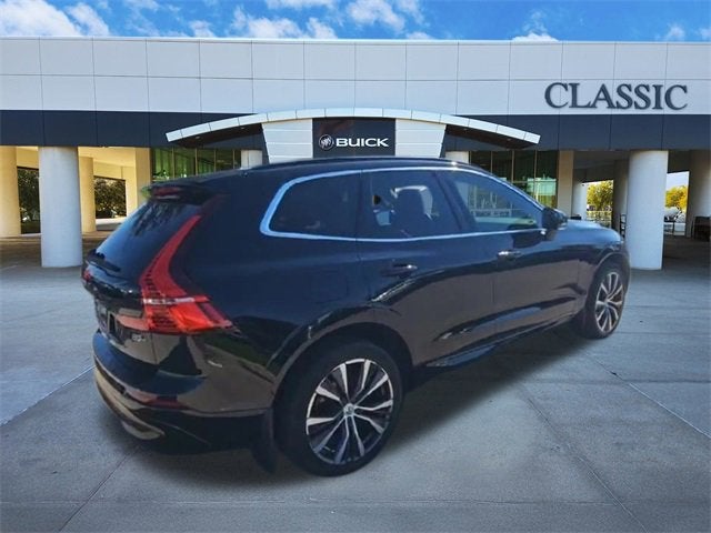 2022 Volvo XC60 B5 Momentum